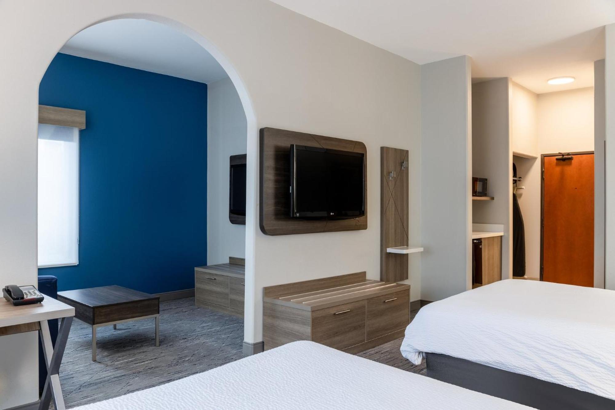 Holiday Inn Express Vancouver North By Ihg מראה חיצוני תמונה