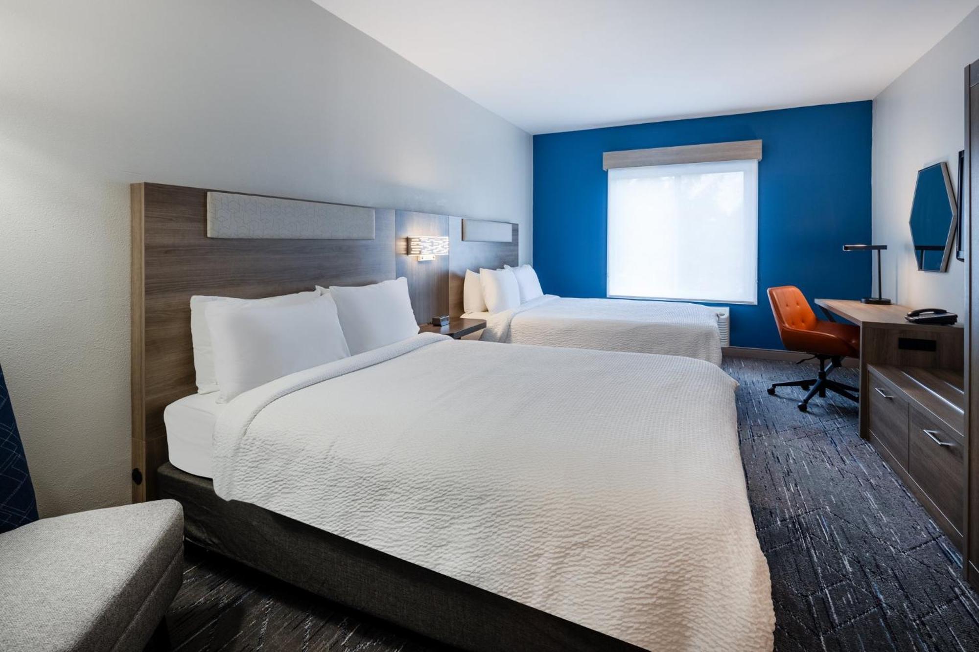 Holiday Inn Express Vancouver North By Ihg מראה חיצוני תמונה