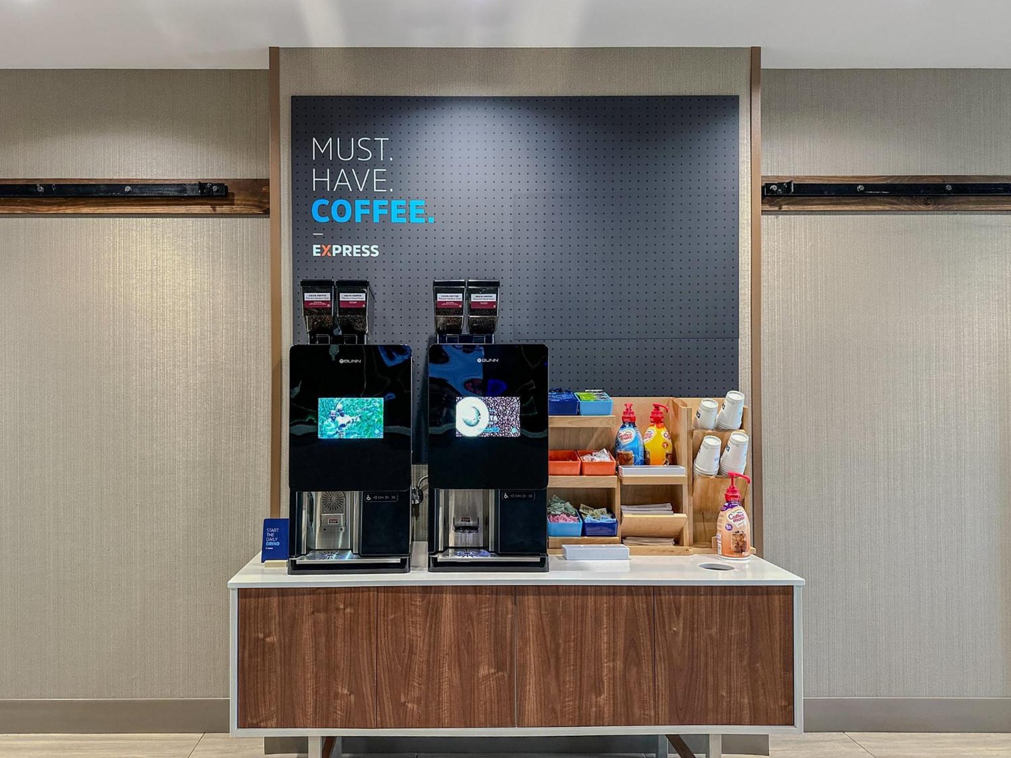 Holiday Inn Express Vancouver North By Ihg מראה חיצוני תמונה