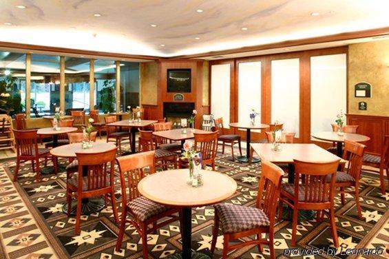 Holiday Inn Express Vancouver North By Ihg מסעדה תמונה