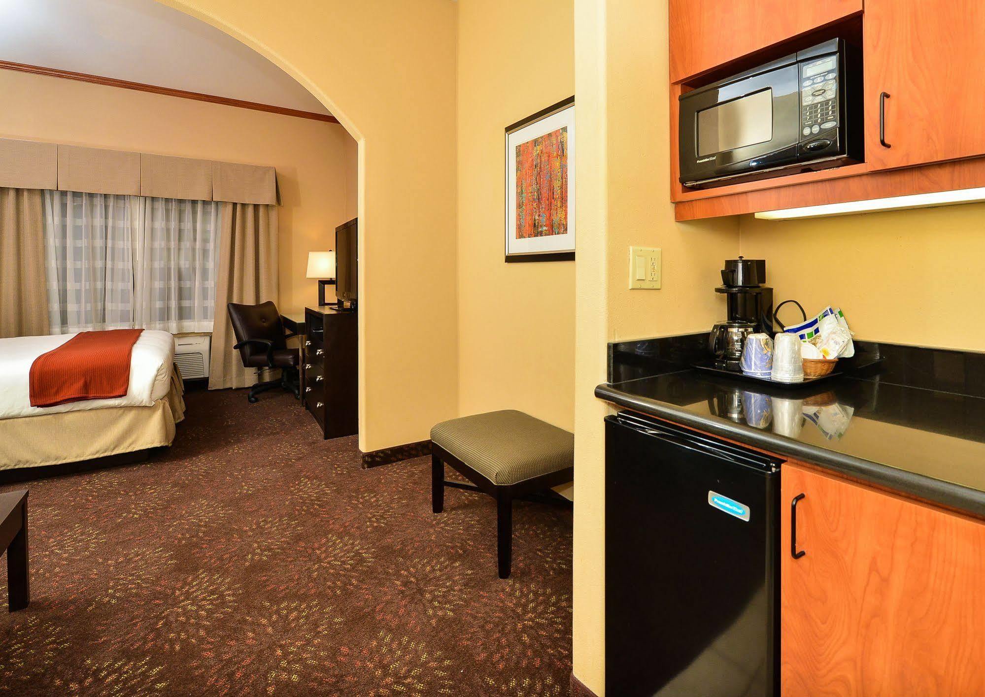 Holiday Inn Express Vancouver North By Ihg מראה חיצוני תמונה